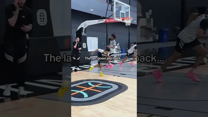 That last down and back is the 4TH QUARTER 😤