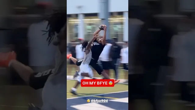 Brysen Wright just does this 😳 (via prettyboycuh/IG)