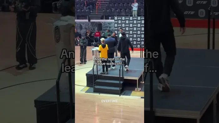 They walked out…😳