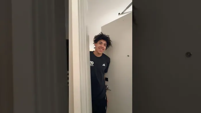 Room checks in Vegas got me nervous 😭