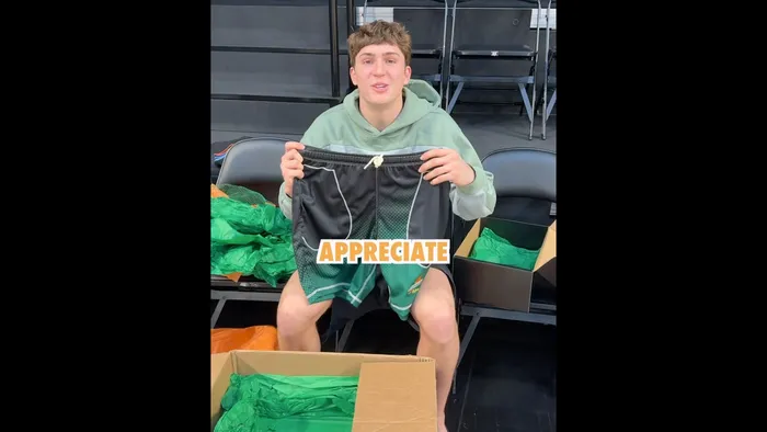 P-Rob’s wearing that hat every day⛳️ available now on Lafavre.com in partnership with @gatorade