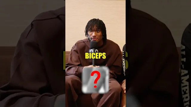 Derrick Henry is HUGE 😳