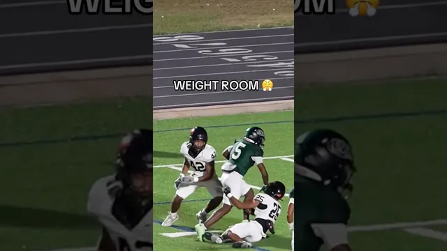Bros break tackle rating gotta be a 99 😭 (via 324sports_/IG)
