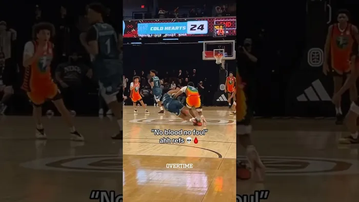 Refs might as well stay home 😭😭